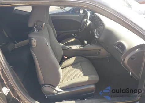 2016 Dodge Challenger Sxt из США, поврежденный, VIN 2C3CDZAG3GH131905